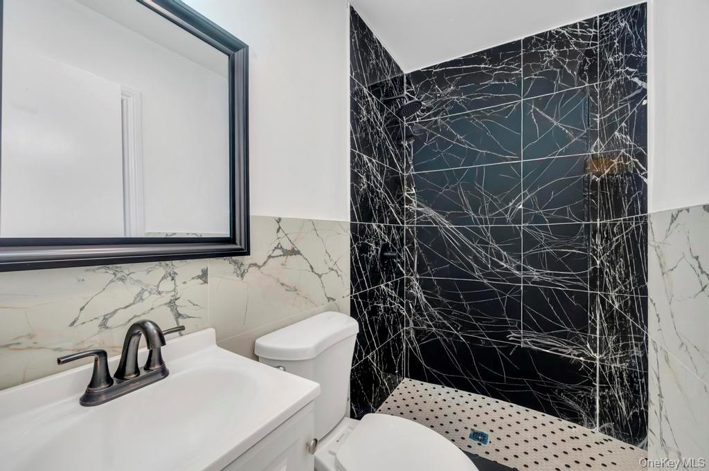 #19 photo, 468 Ferndale Boulevard, Islip , NY 11751