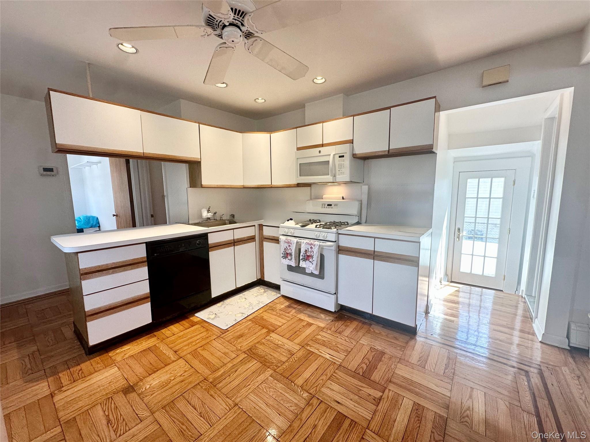 #10 photo, 518 Lindell Boulevard, Long Beach , NY 11561