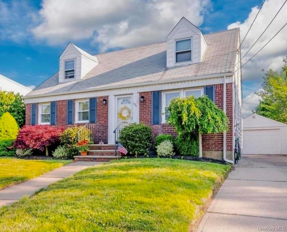 #2 photo, 484 Chelsea Road, Oceanside , NY 11572