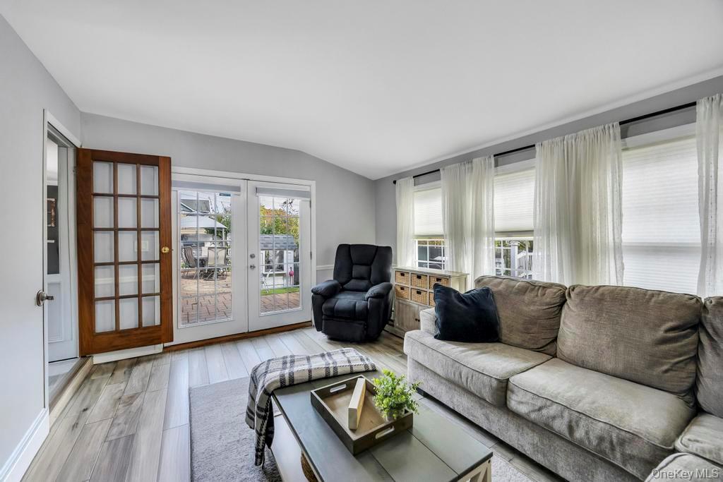 #12 photo, 101 Constellation Road, Levittown , NY 11756