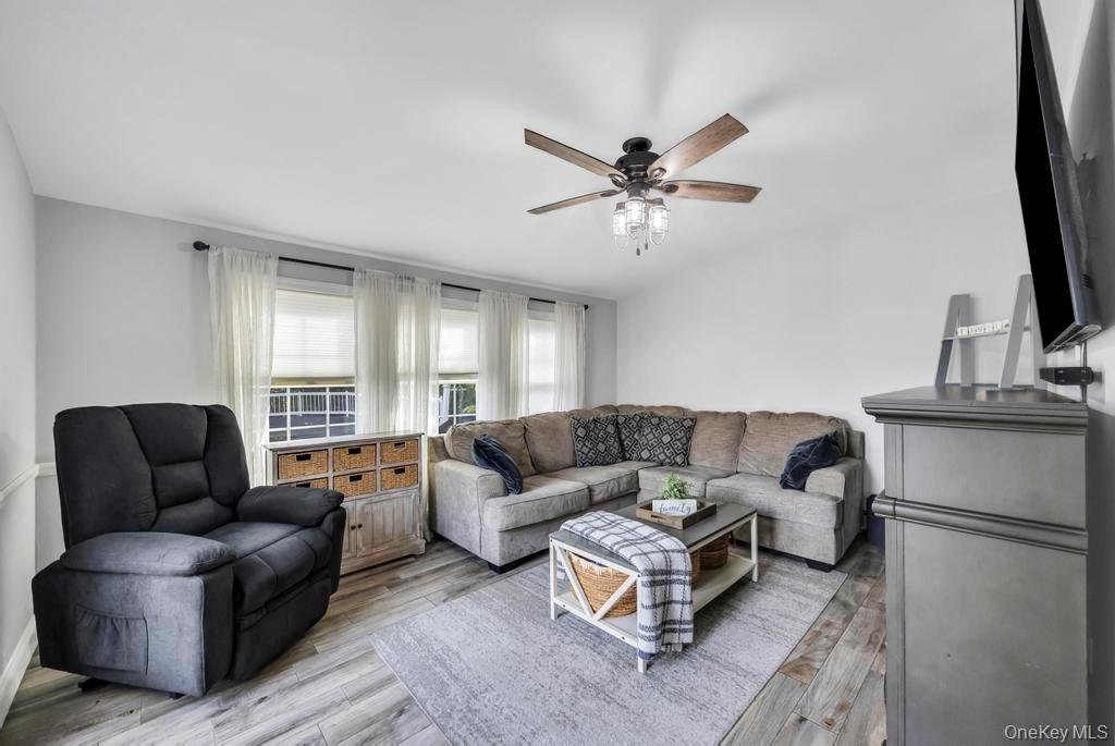 #13 photo, 101 Constellation Road, Levittown , NY 11756