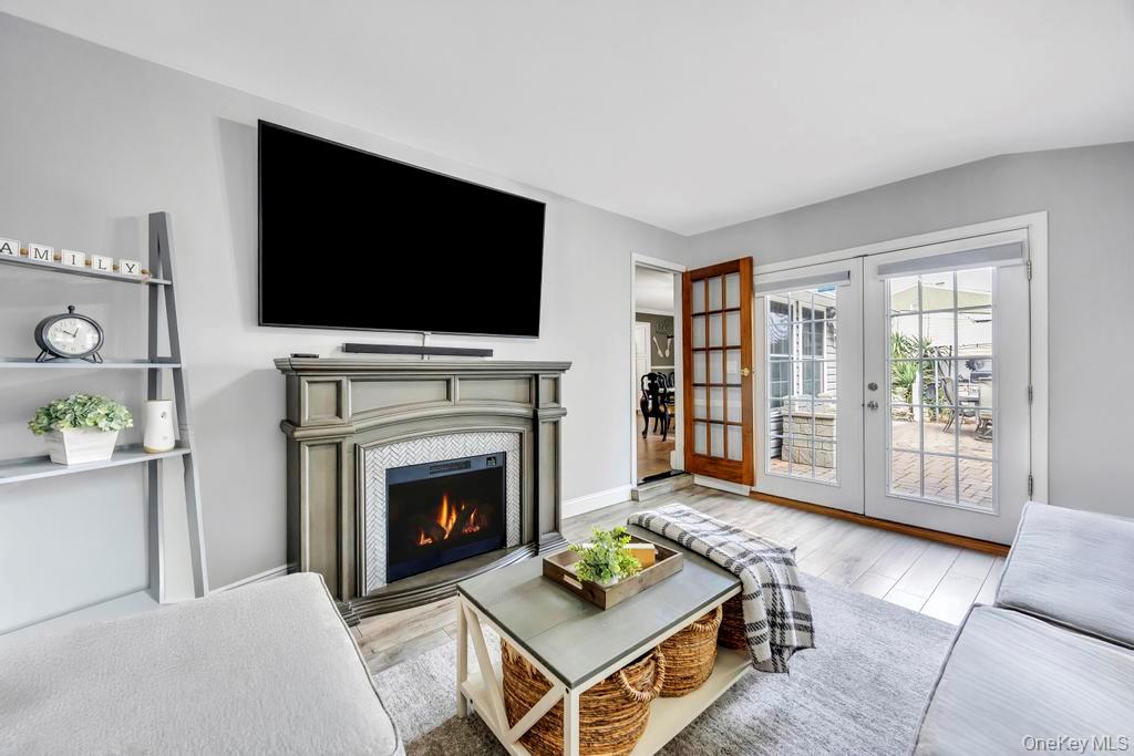 #14 photo, 101 Constellation Road, Levittown , NY 11756