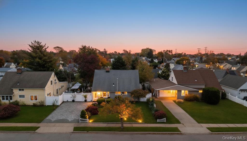 #2 photo, 101 Constellation Road, Levittown , NY 11756