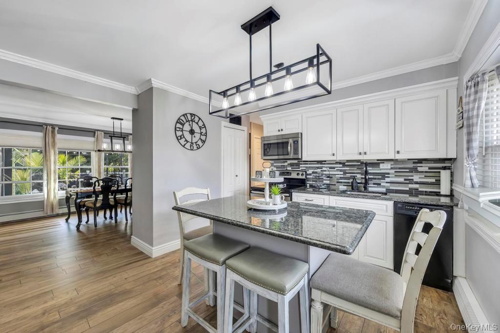 #8 photo, 101 Constellation Road, Levittown , NY 11756