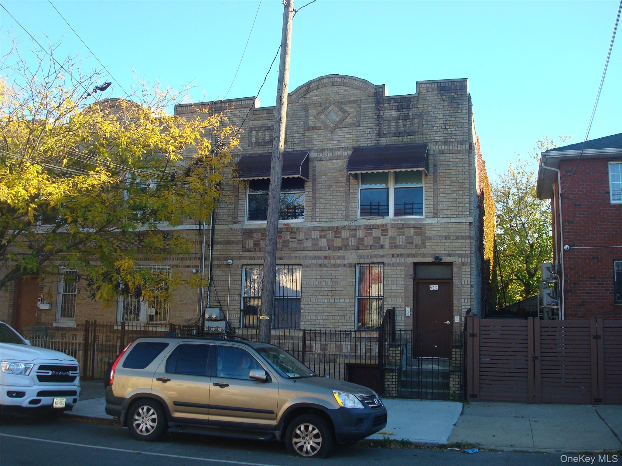 #1 photo, 914 Dumont Avenue, Brooklyn , NY 11208
