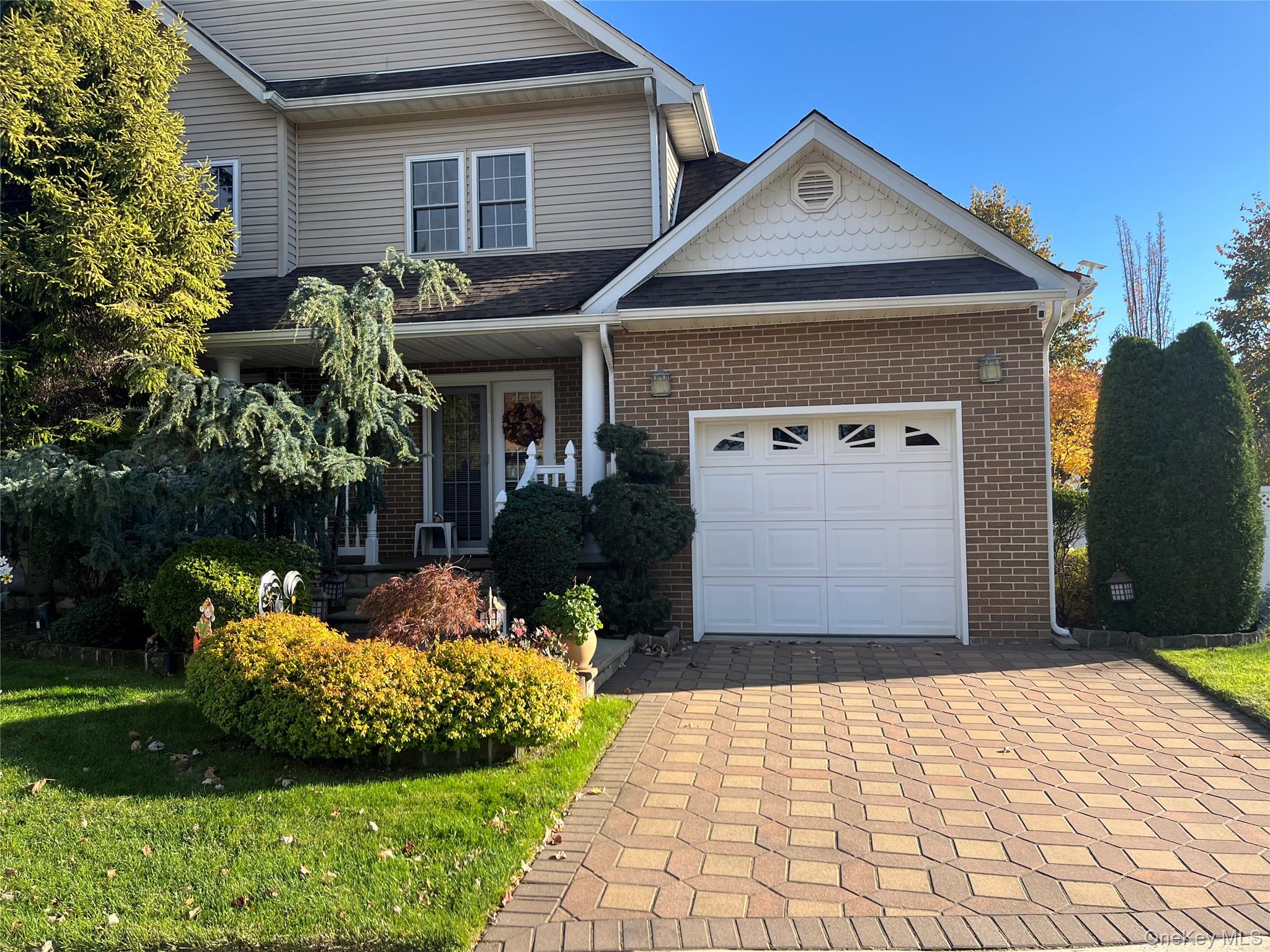 #2 photo, 807 Cypress Drive, Franklin Square , NY 11010