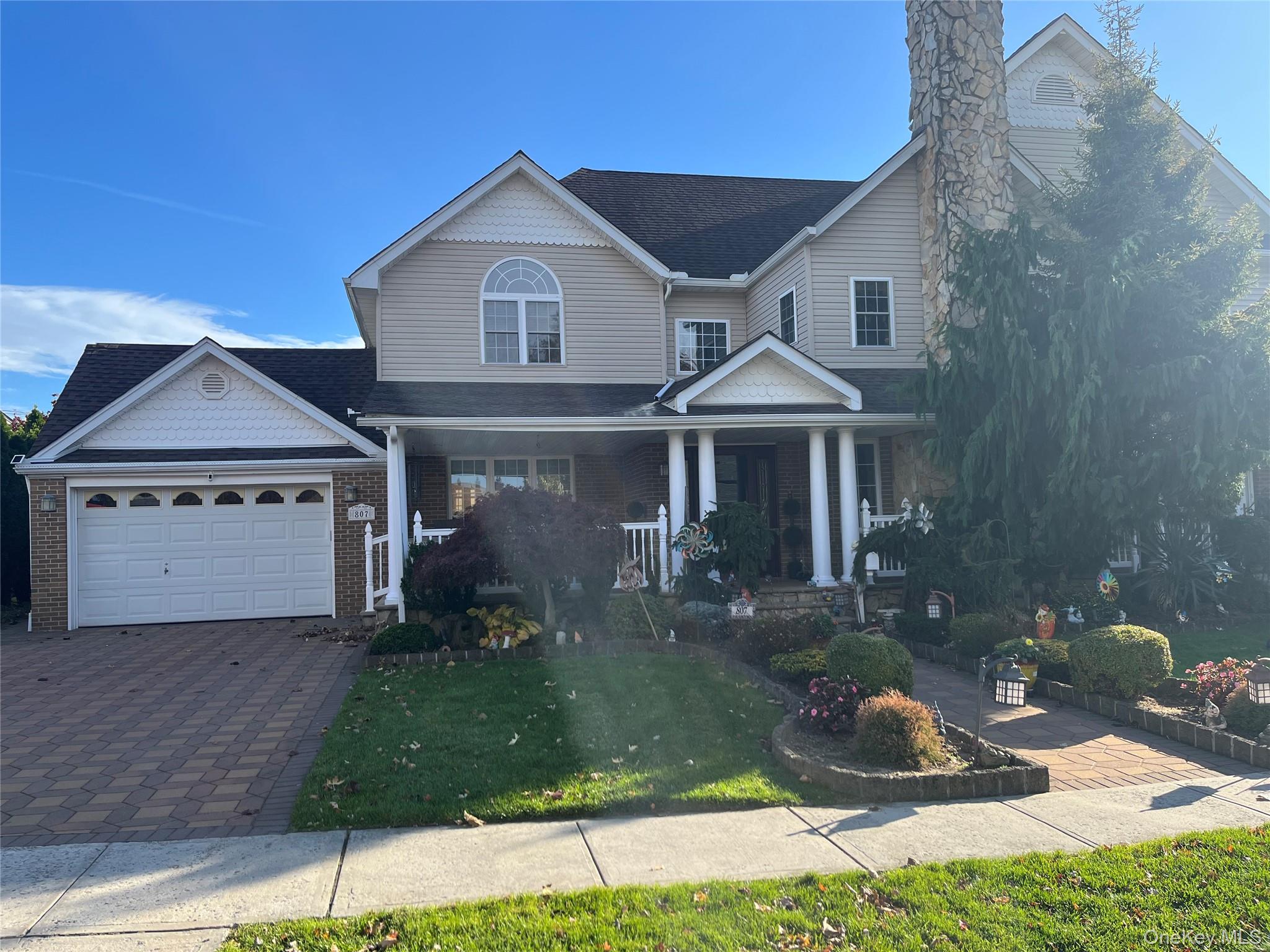 #3 photo, 807 Cypress Drive, Franklin Square , NY 11010