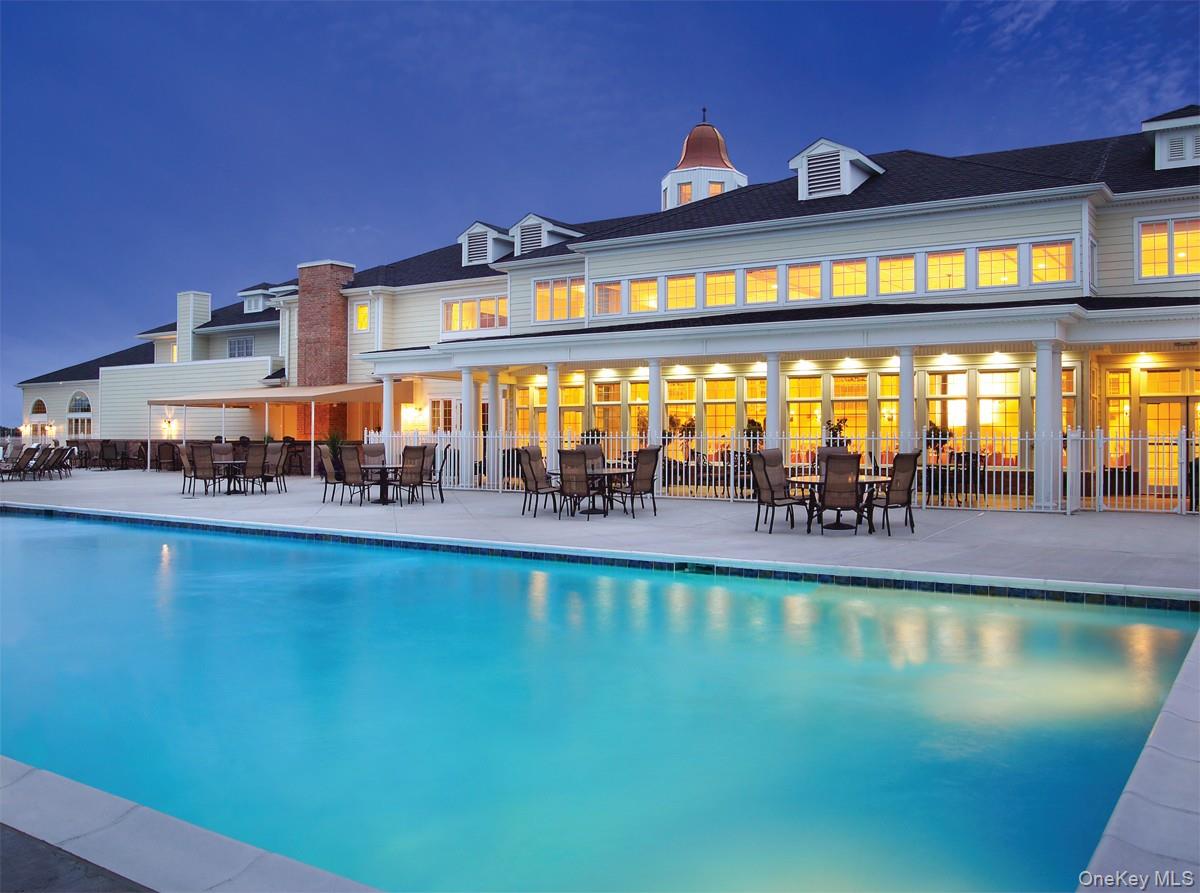 #13 photo, 471 Pacing Way, Westbury , NY 11590