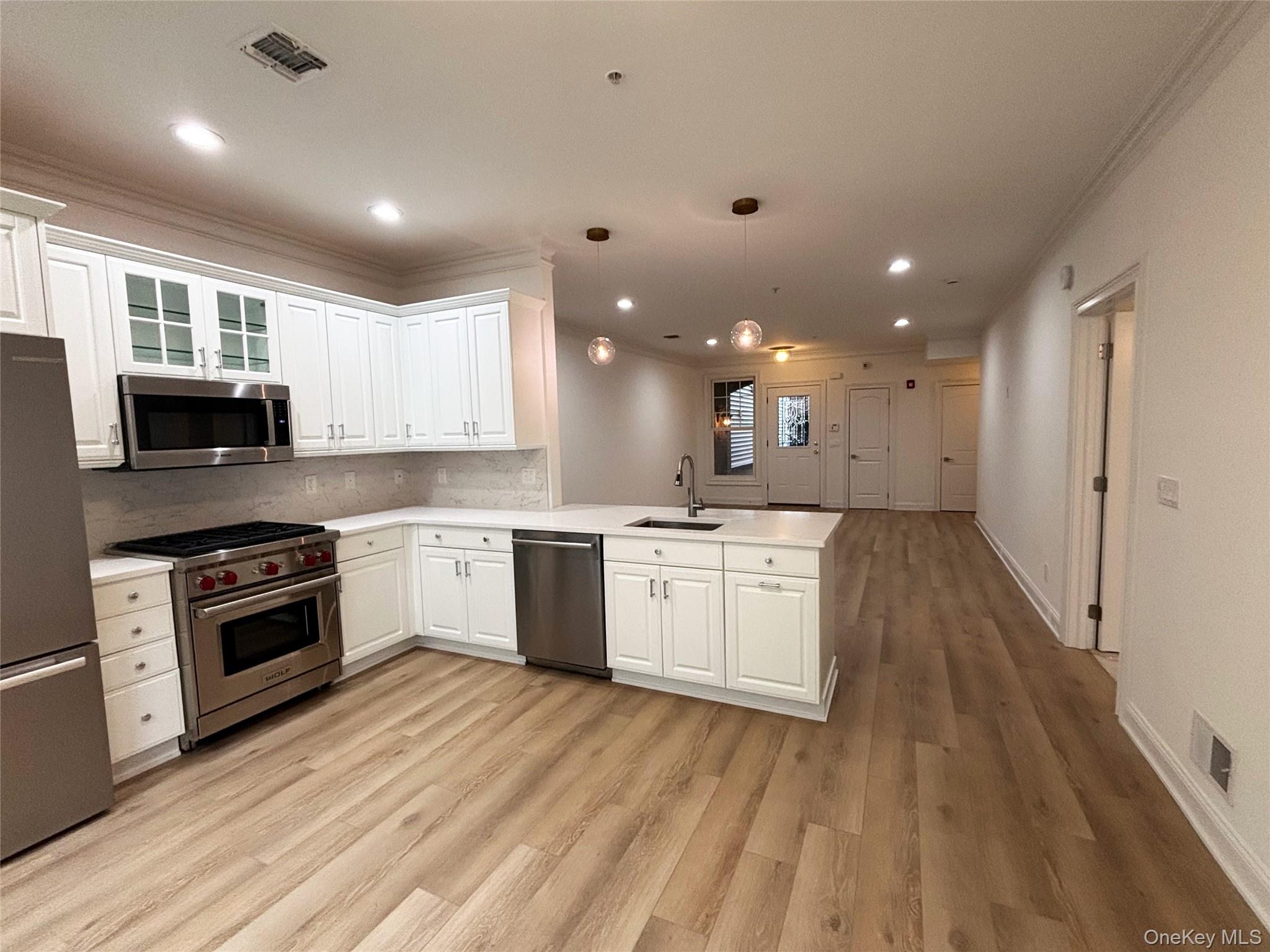 #3 photo, 471 Pacing Way, Westbury , NY 11590