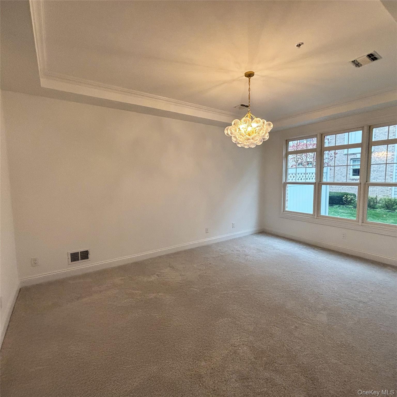 #4 photo, 471 Pacing Way, Westbury , NY 11590