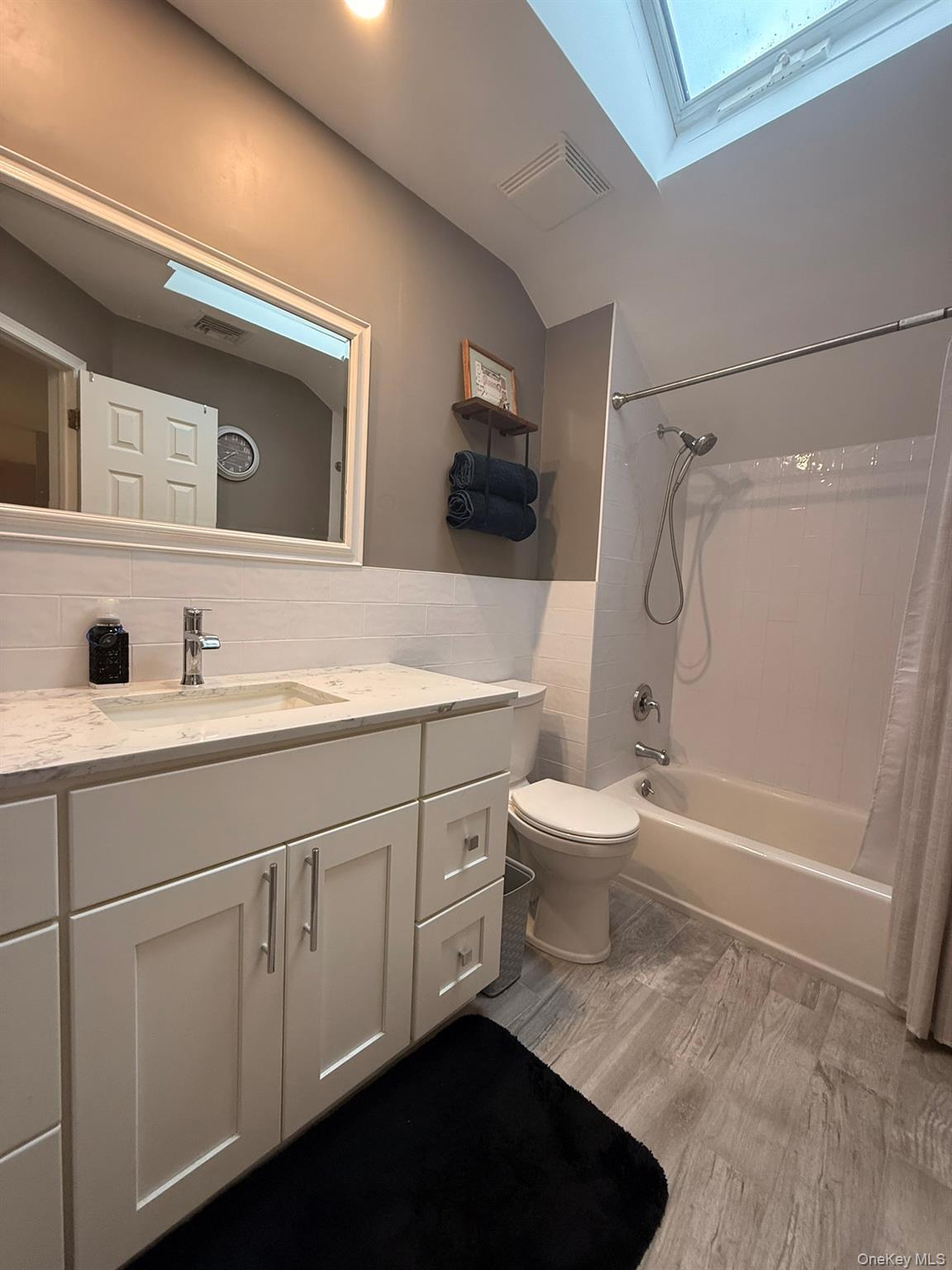 #17 photo, 40 Winnecomac Circle, Kings Park , NY 11754