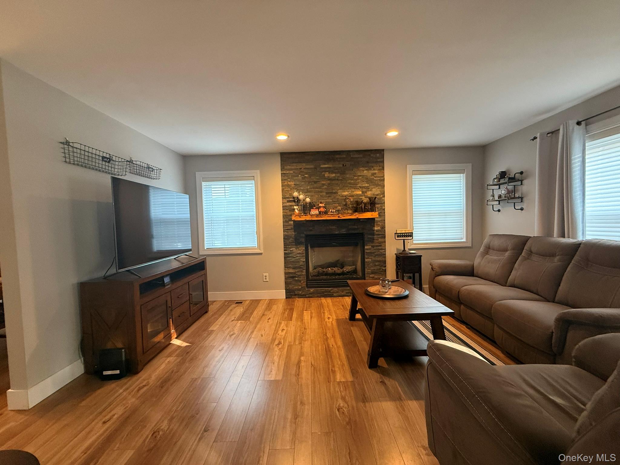 #5 photo, 40 Winnecomac Circle, Kings Park , NY 11754