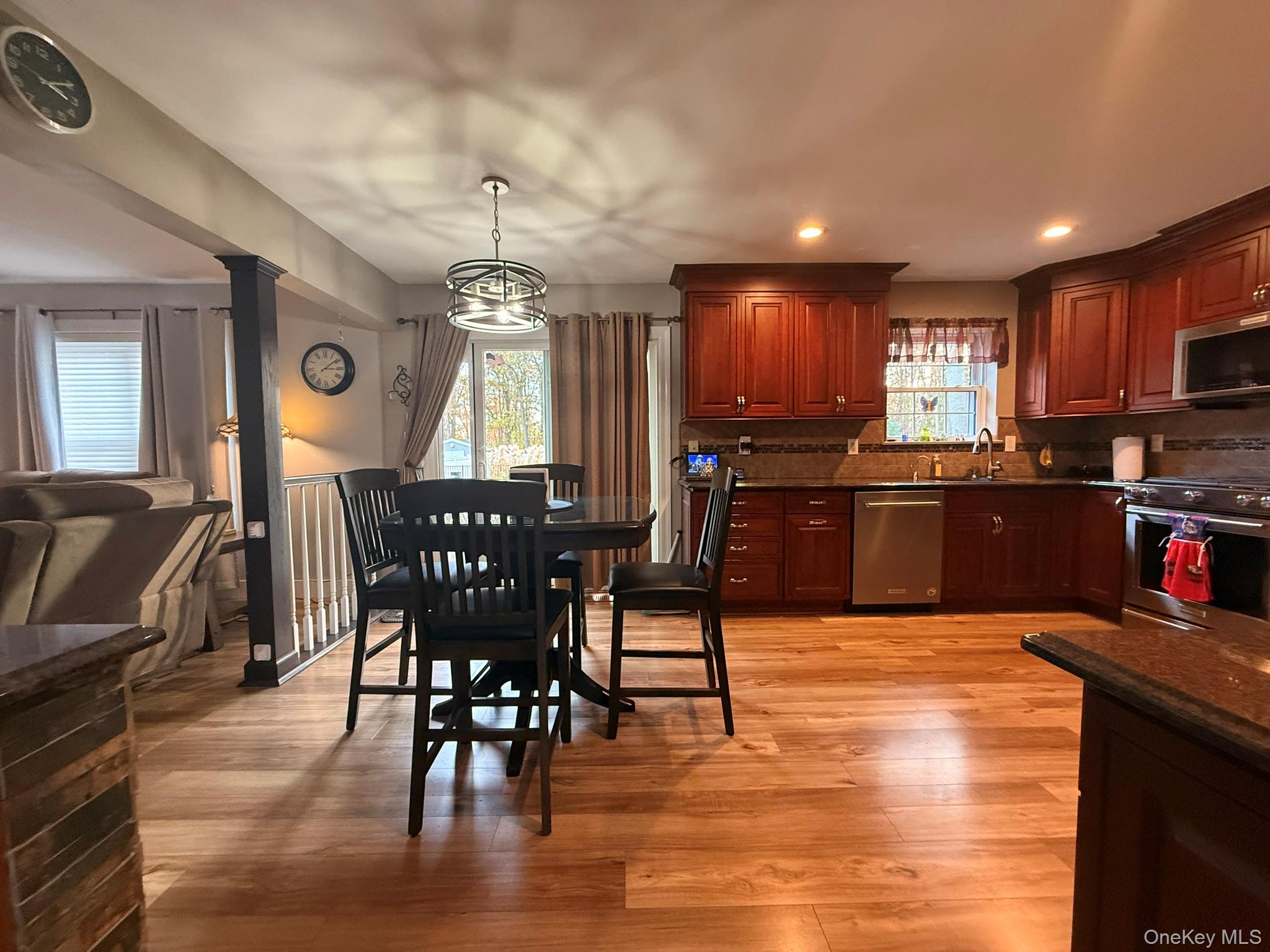 #6 photo, 40 Winnecomac Circle, Kings Park , NY 11754