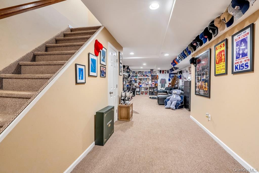 #19 photo, 128 Cinnamon Court, Melville , NY 11747