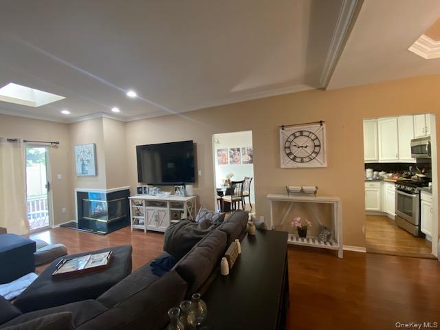 #7 photo, 128 Cinnamon Court, Melville , NY 11747