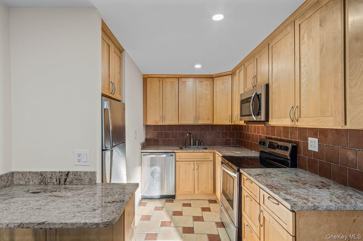 #12 photo, 168-11 12th Avenue, Beechhurst , NY 11357