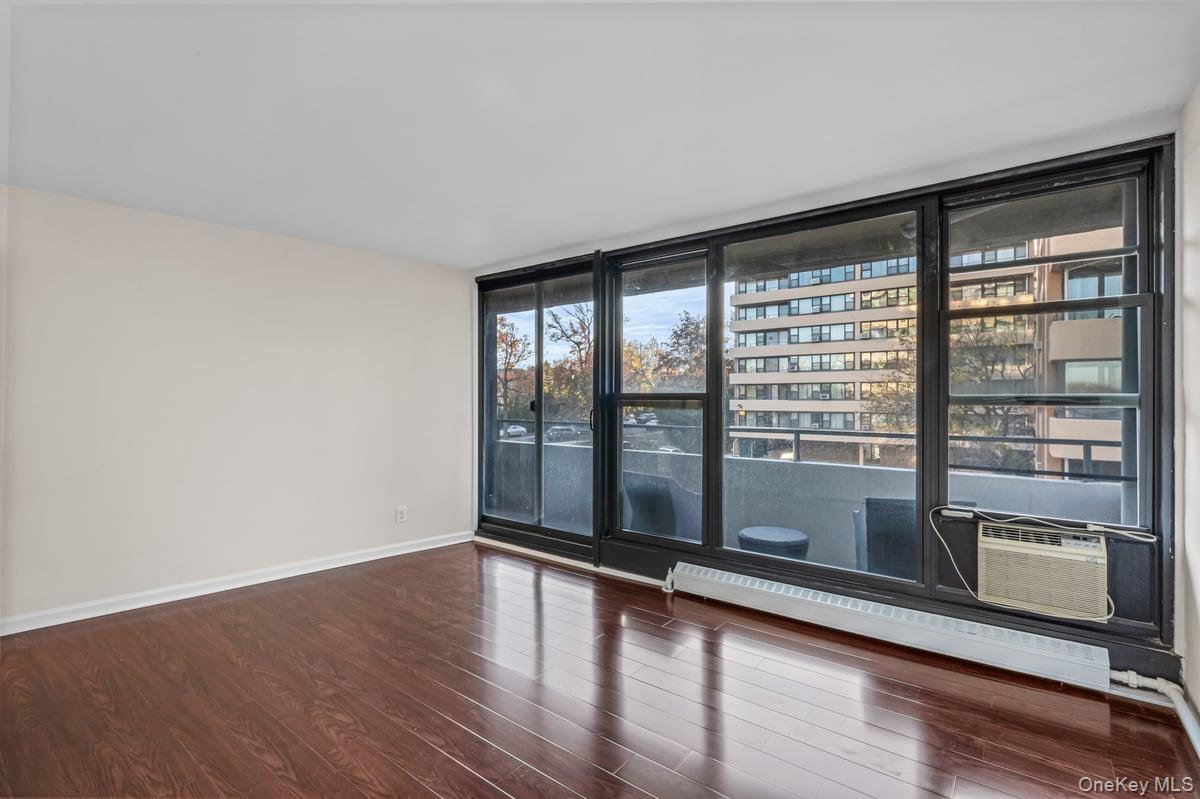 #15 photo, 168-11 12th Avenue, Beechhurst , NY 11357