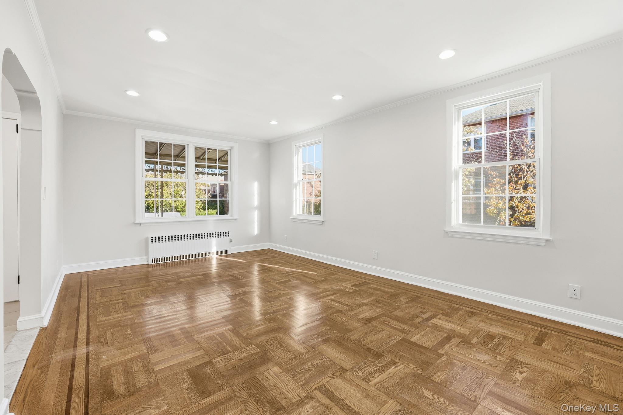 #6 photo, 2015 Tenbroeck Avenue, Bronx , NY 10461