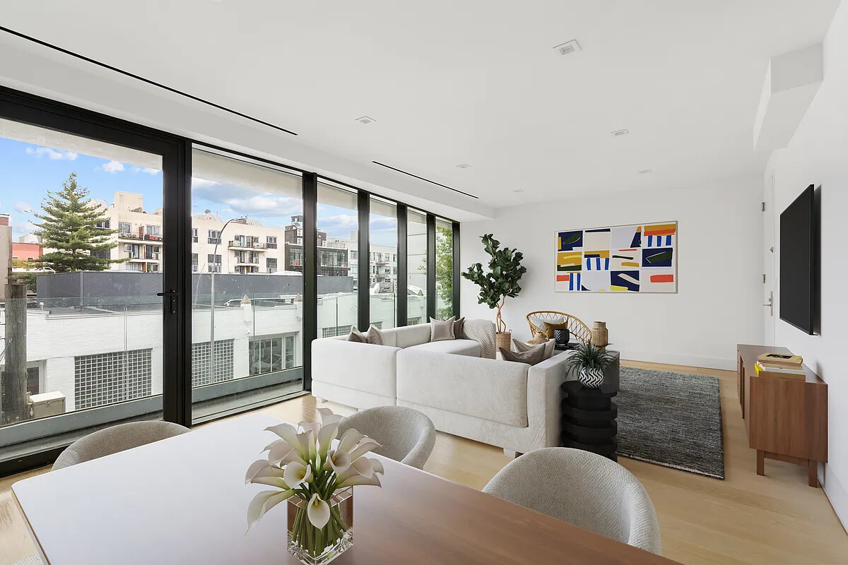 #3 photo, 153 GREEN Street, Greenpoint , NY 11222