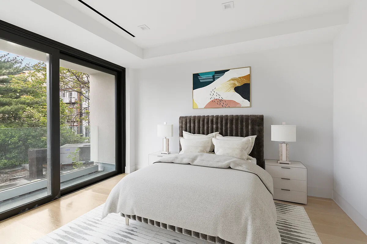 #4 photo, 153 GREEN Street, Greenpoint , NY 11222