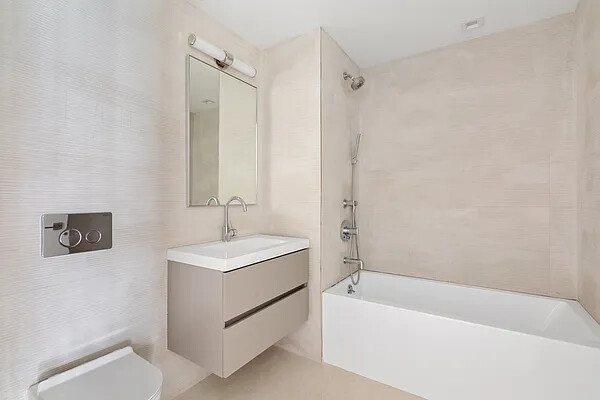 #7 photo, 153 GREEN Street, Greenpoint , NY 11222