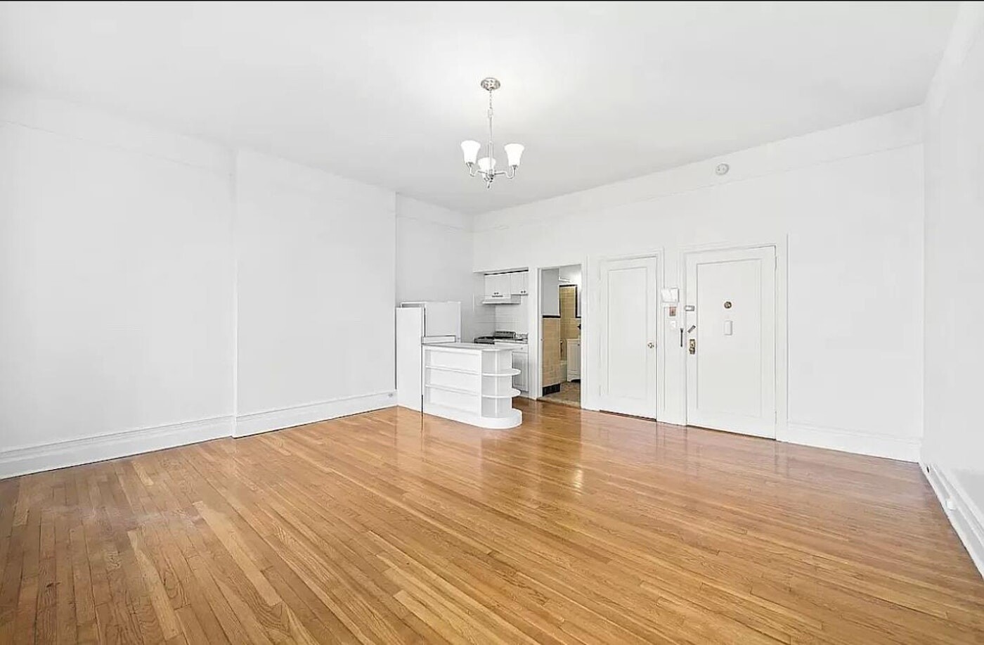 #4 photo, 104 W 73RD Street, Upper West Side , NY 10023