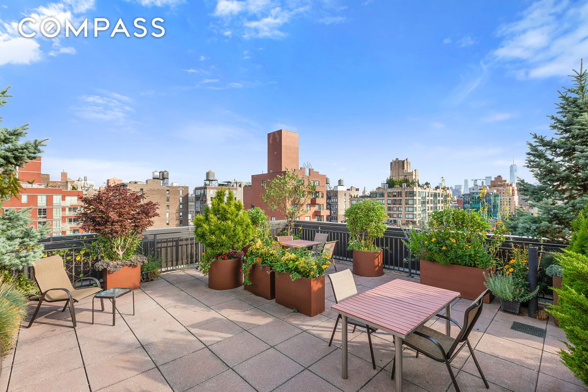 #12 photo, 201 W 21st Street, Chelsea , NY 10011