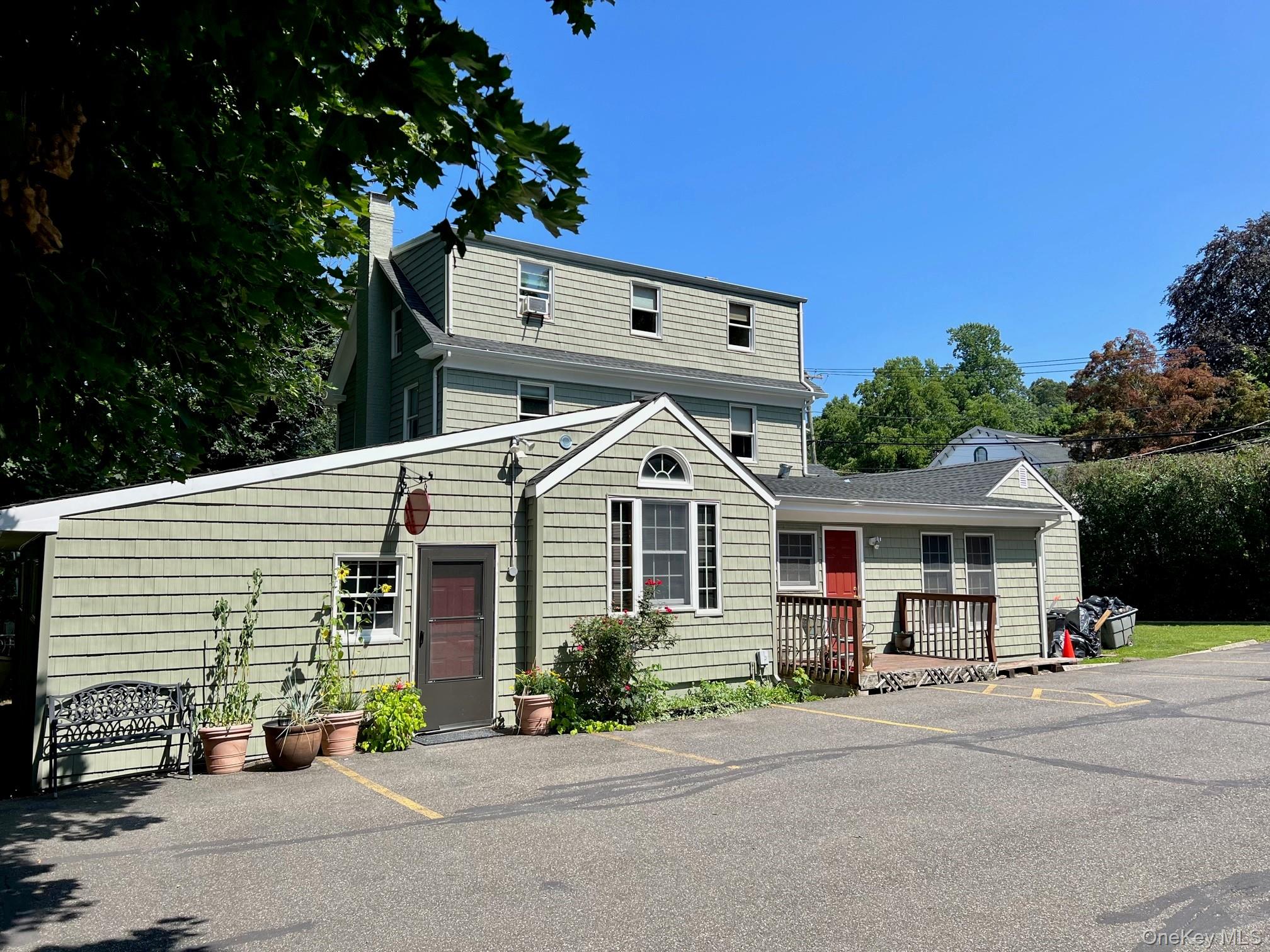 #5 photo, 91 Green Street, Huntington , NY 11743