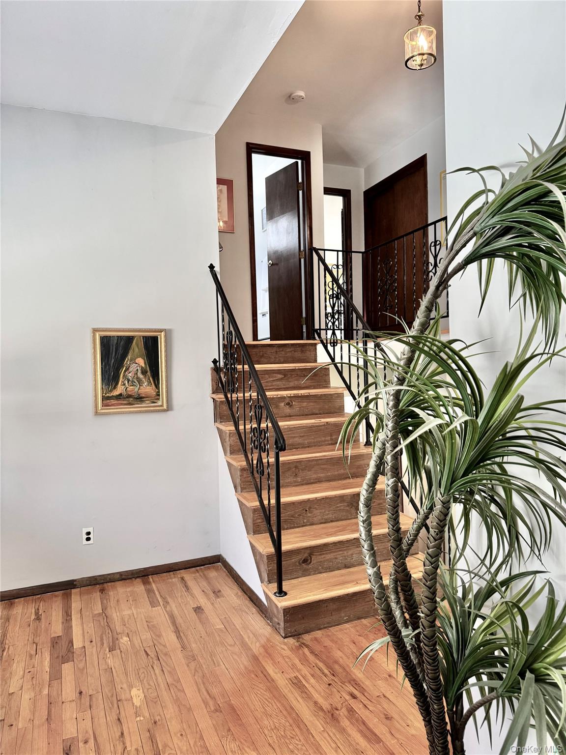 #20 photo, 14 Christa Court, Huntington , NY 11743