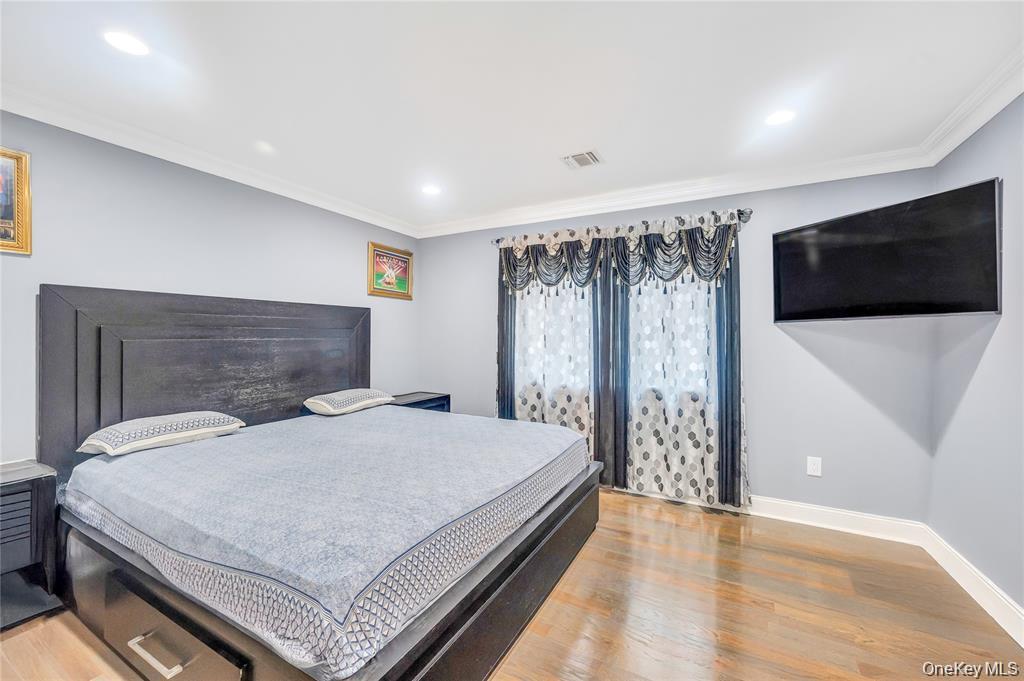 #20 photo, 2694 A Forest Avenue, East Meadow , NY 11554