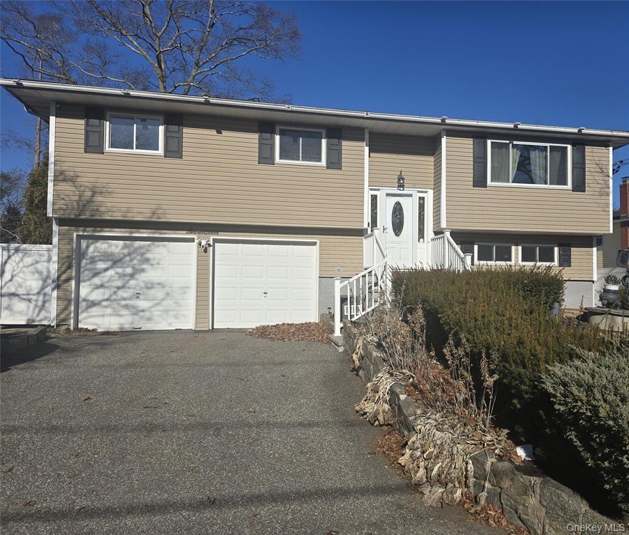 #1 photo, 17 Lantern Street, Huntington , NY 11743