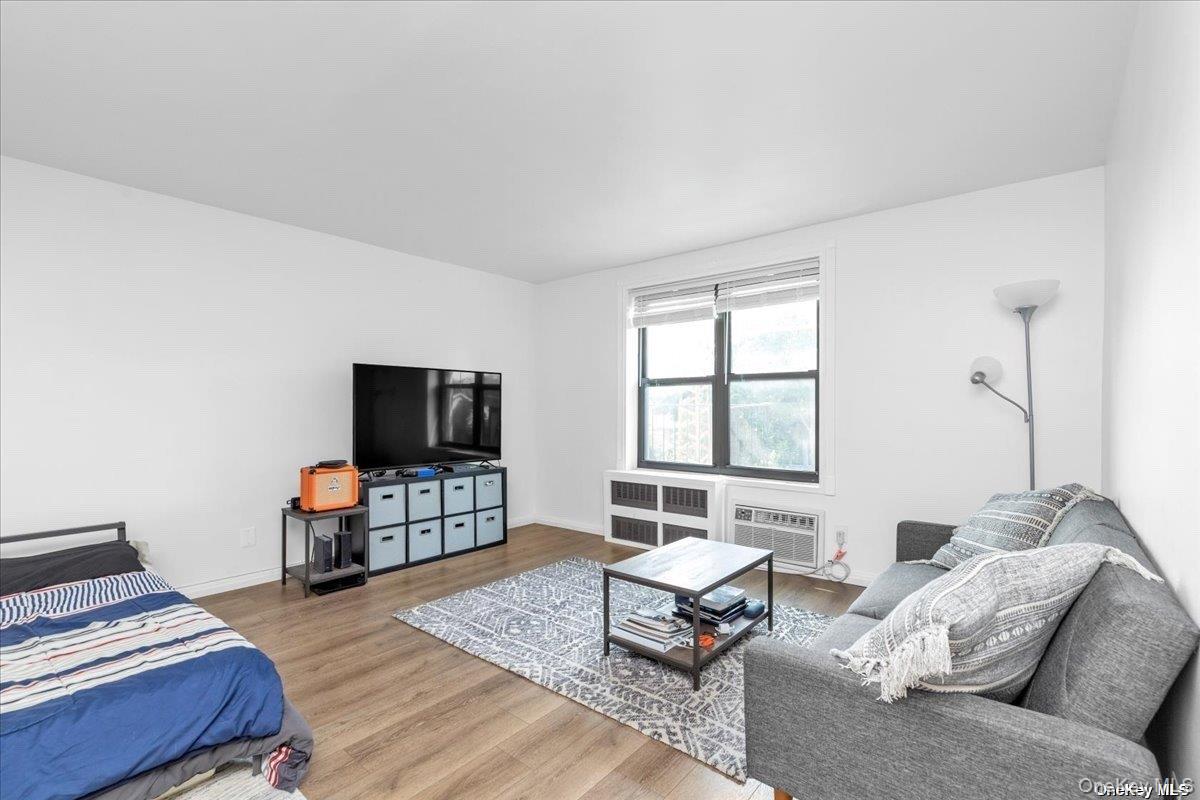 #4 photo, 209-10 41st Avenue, Bayside , NY 11361