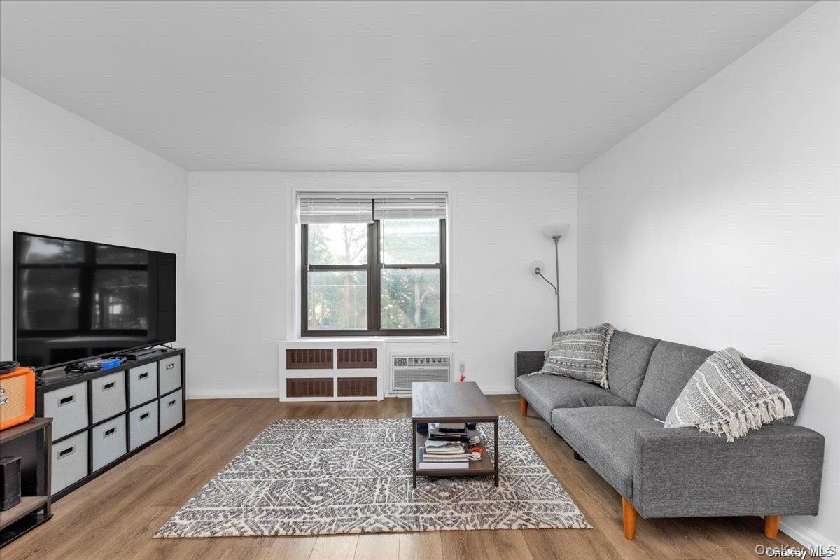 #5 photo, 209-10 41st Avenue, Bayside , NY 11361