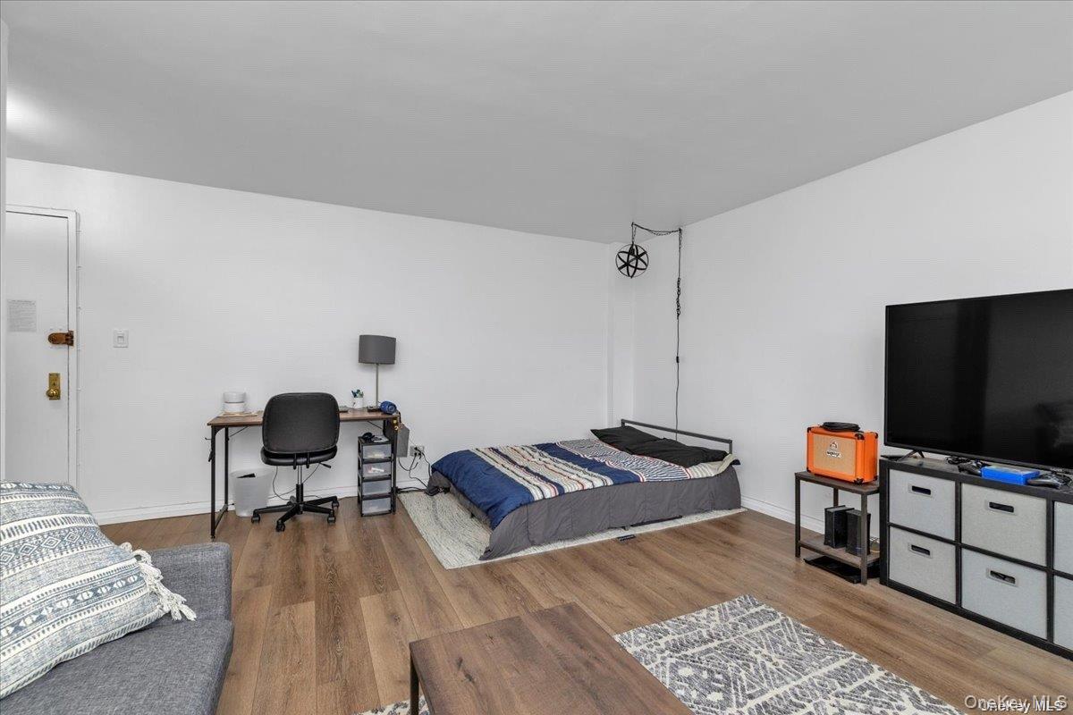 #7 photo, 209-10 41st Avenue, Bayside , NY 11361