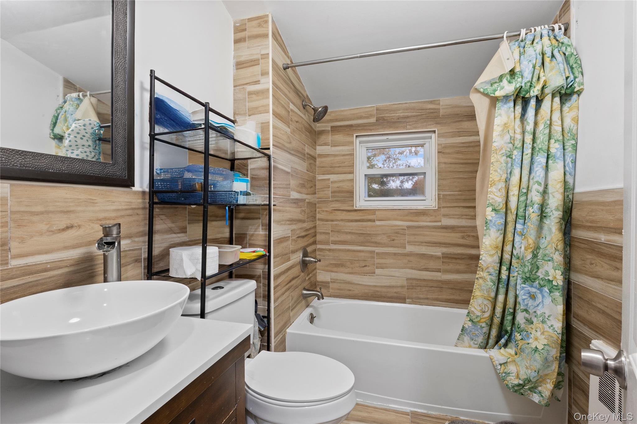 #12 photo, 85 Todd Road, Valley Stream , NY 11580