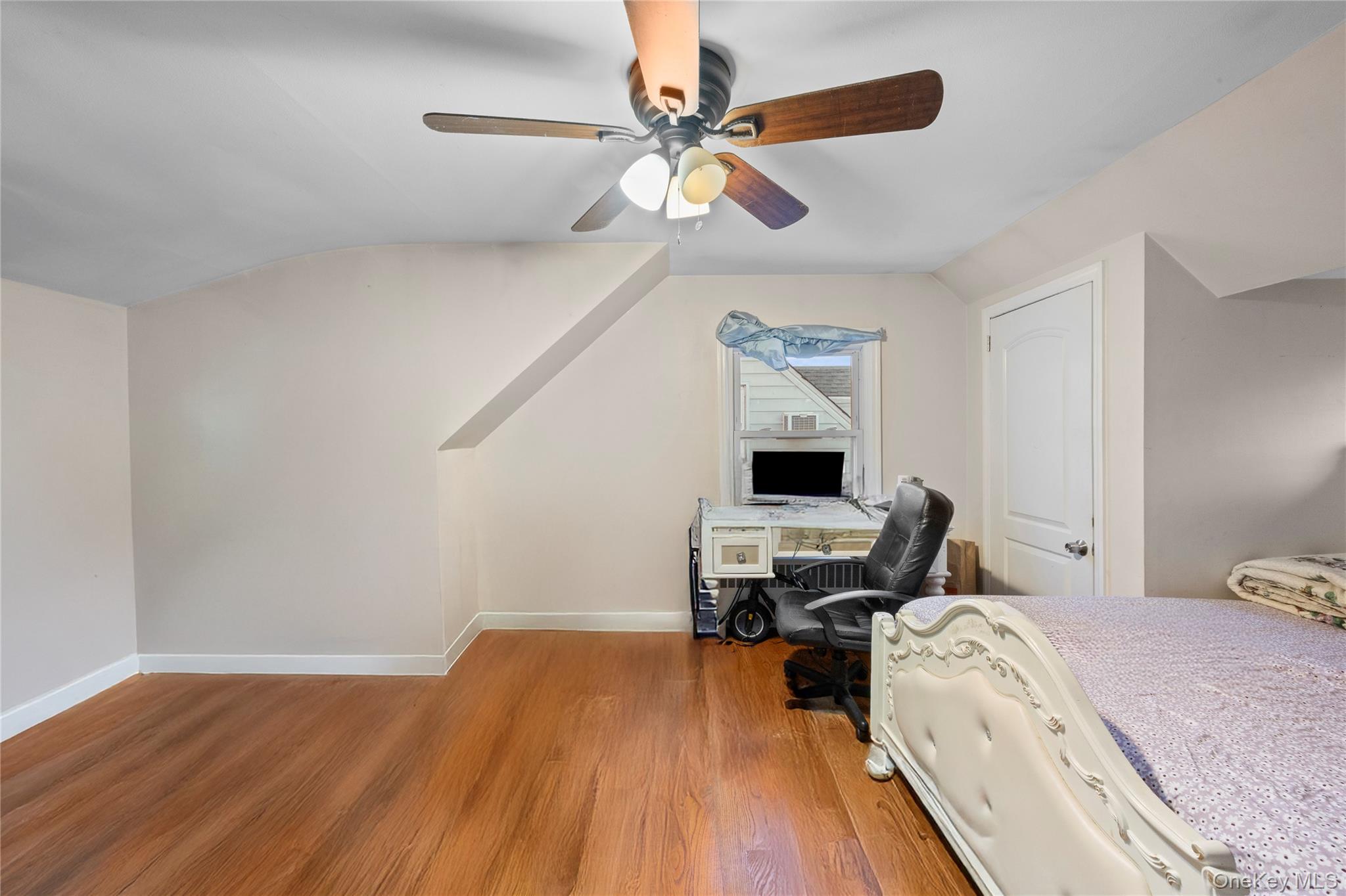 #16 photo, 85 Todd Road, Valley Stream , NY 11580