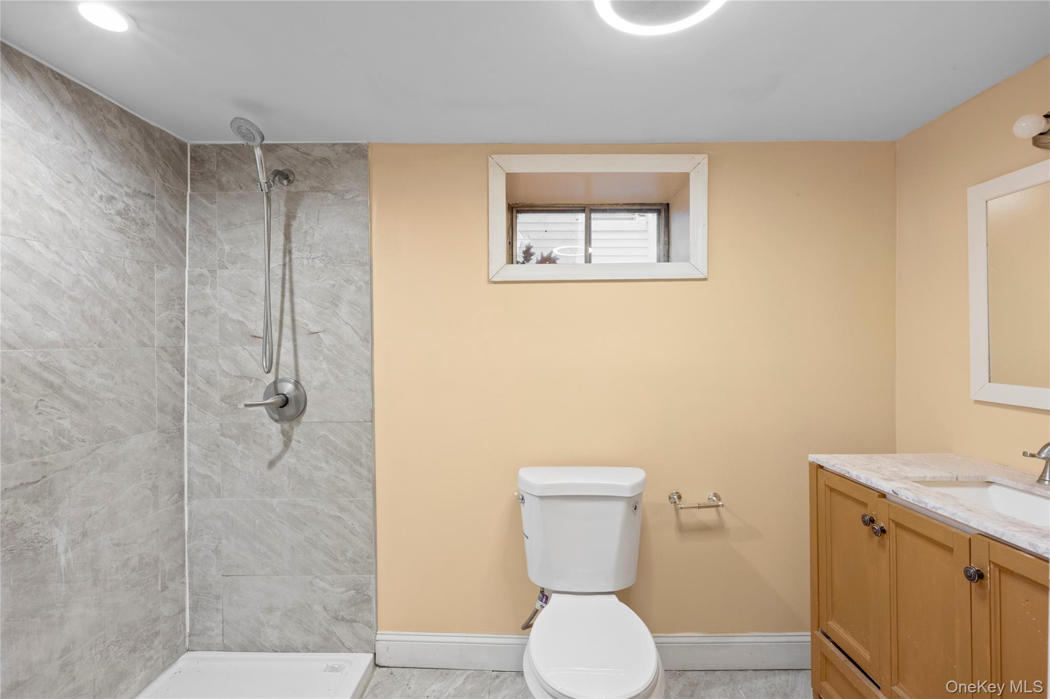 #20 photo, 85 Todd Road, Valley Stream , NY 11580