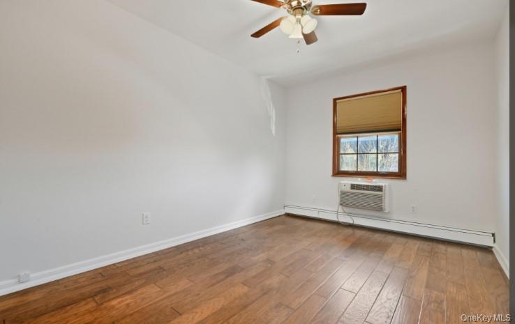 #16 photo, 14-14 BONNIE, Bayside , NY 11360