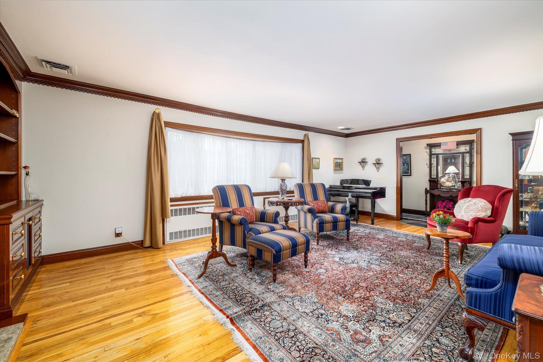 #8 photo, 25 Atkinson Road, Rockville Centre , NY 11570