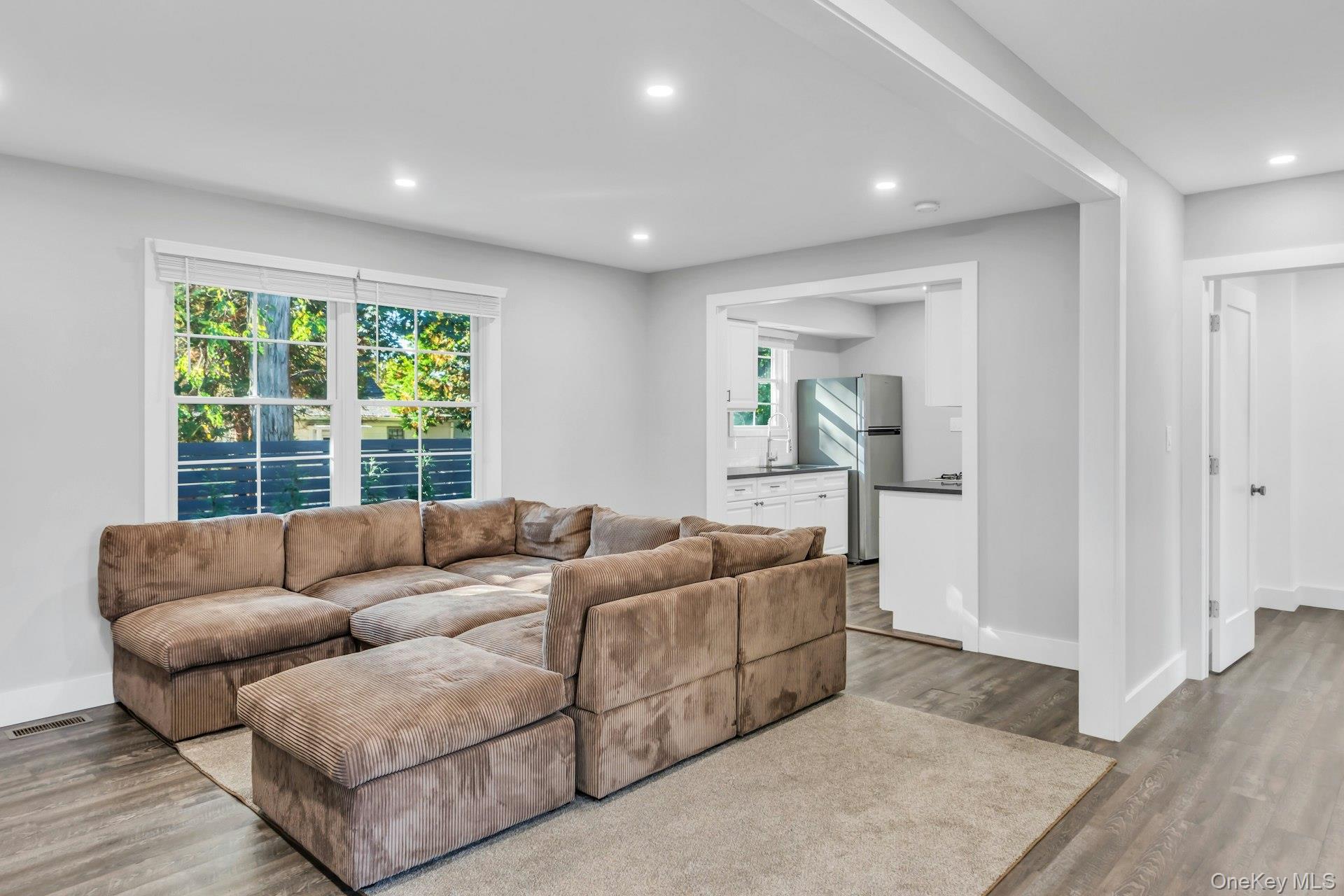 #11 photo, 2 Roosevelt Street, Bayville , NY 11709