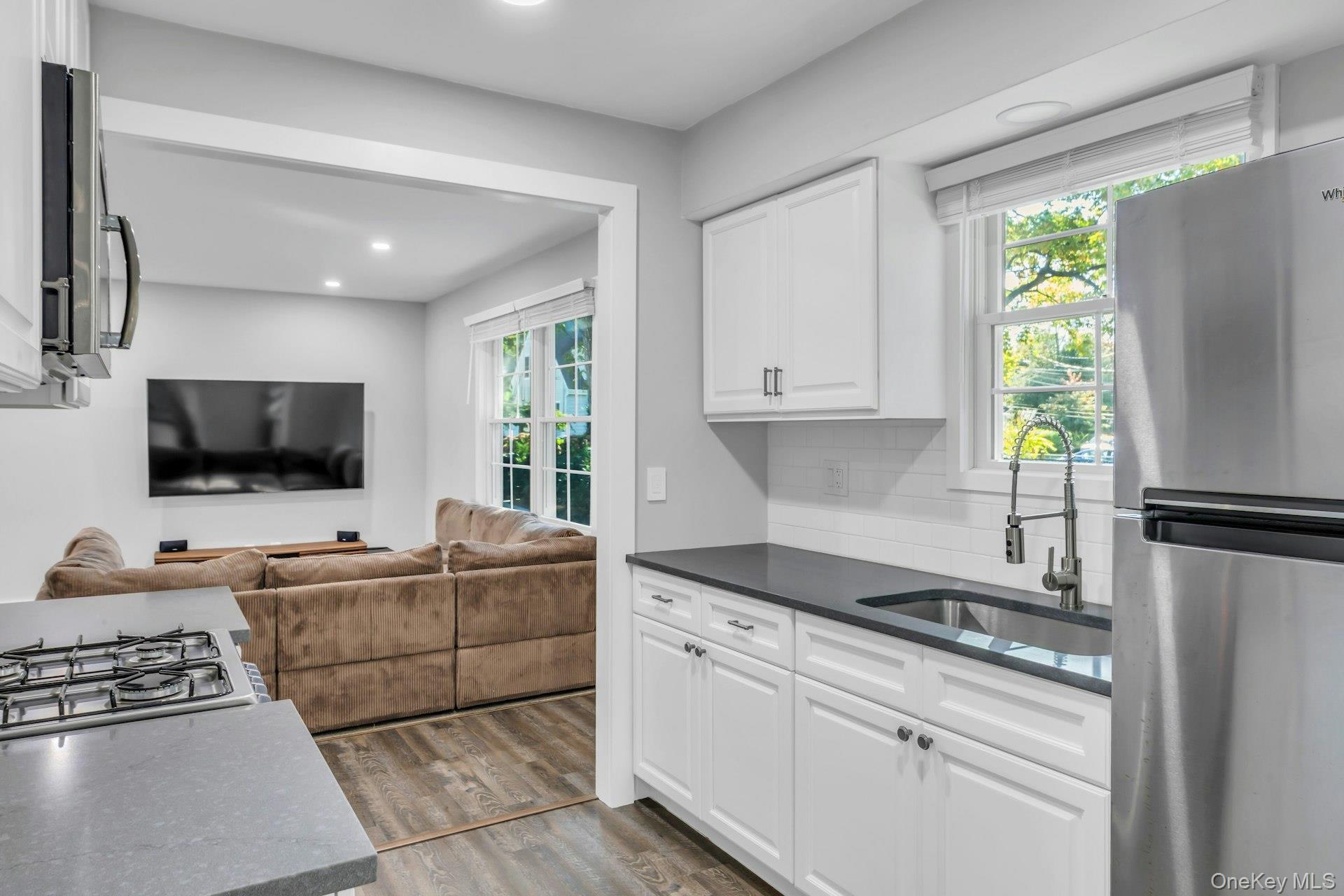 #13 photo, 2 Roosevelt Street, Bayville , NY 11709