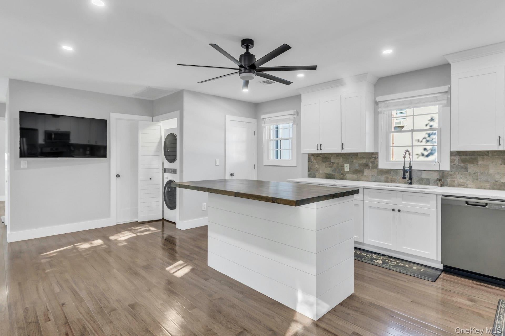 #8 photo, 2 Roosevelt Street, Bayville , NY 11709