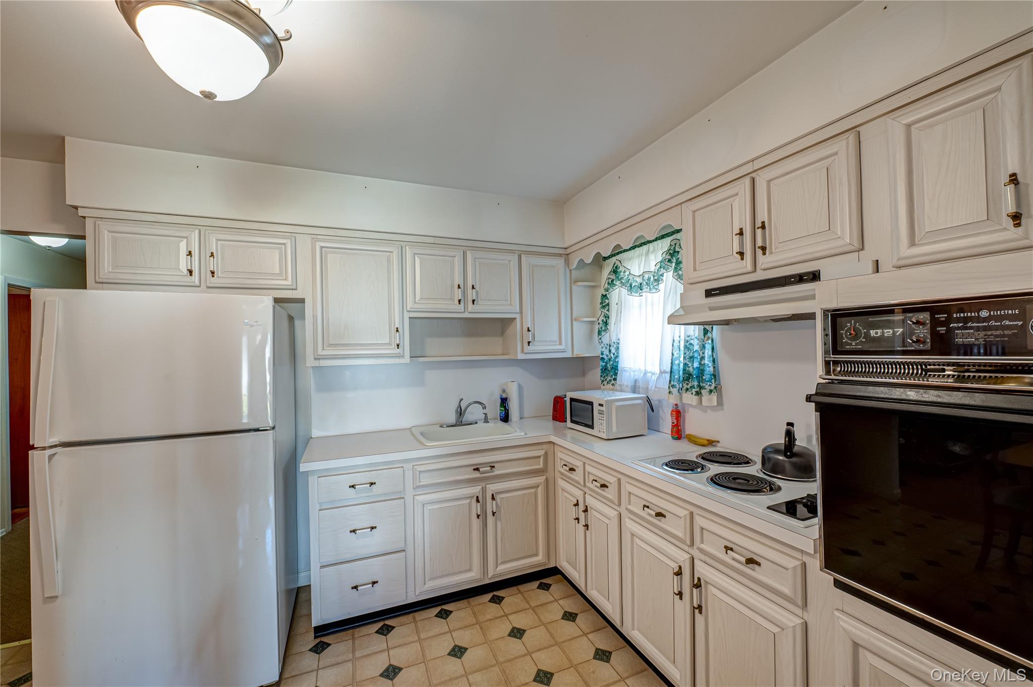 #11 photo, 2672 Martin Avenue, Bellmore , NY 11710