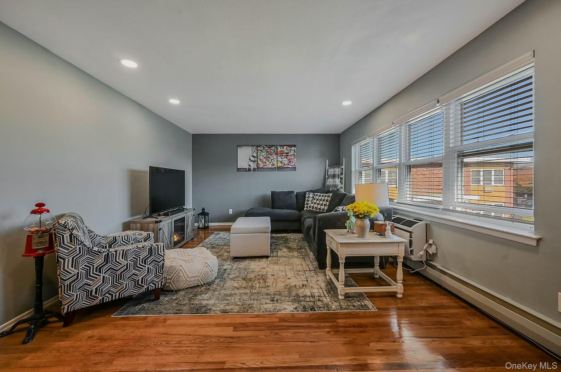 #5 photo, 45 Farber Drive, West Babylon , NY 11704