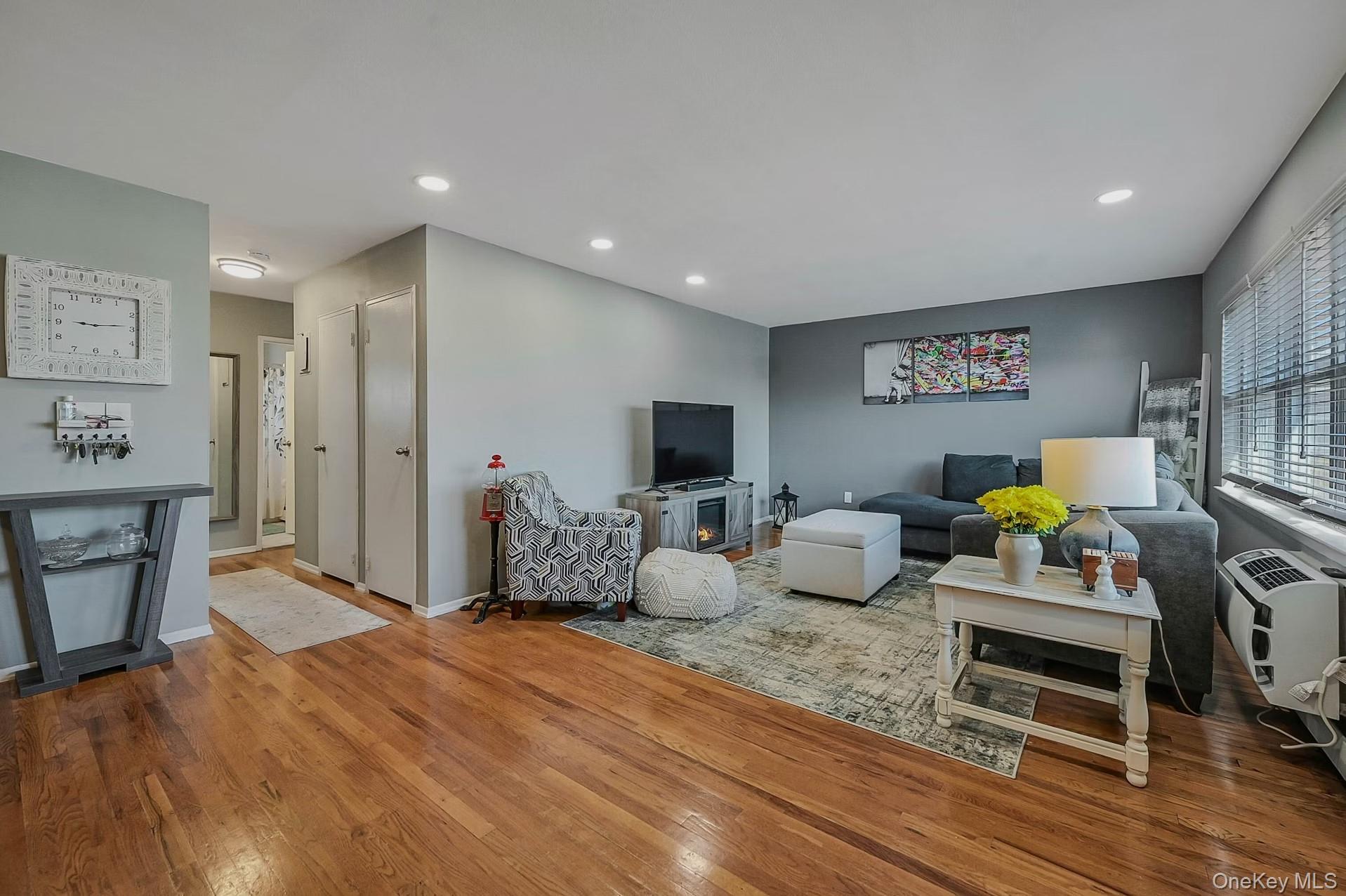 #6 photo, 45 Farber Drive, West Babylon , NY 11704