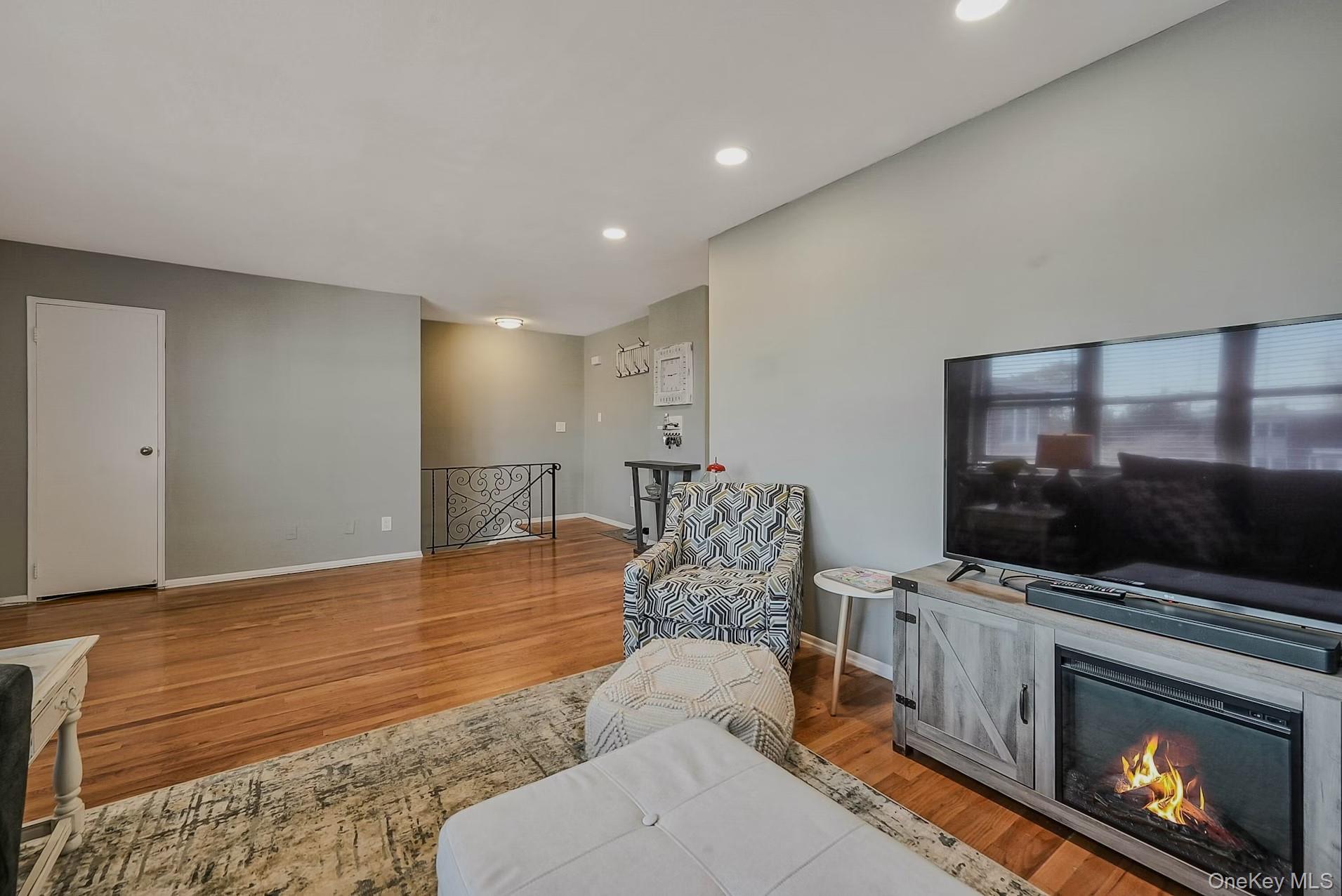 #8 photo, 45 Farber Drive, West Babylon , NY 11704