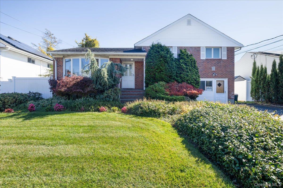 #2 photo, 202 Vincent Drive, East Meadow , NY 11554