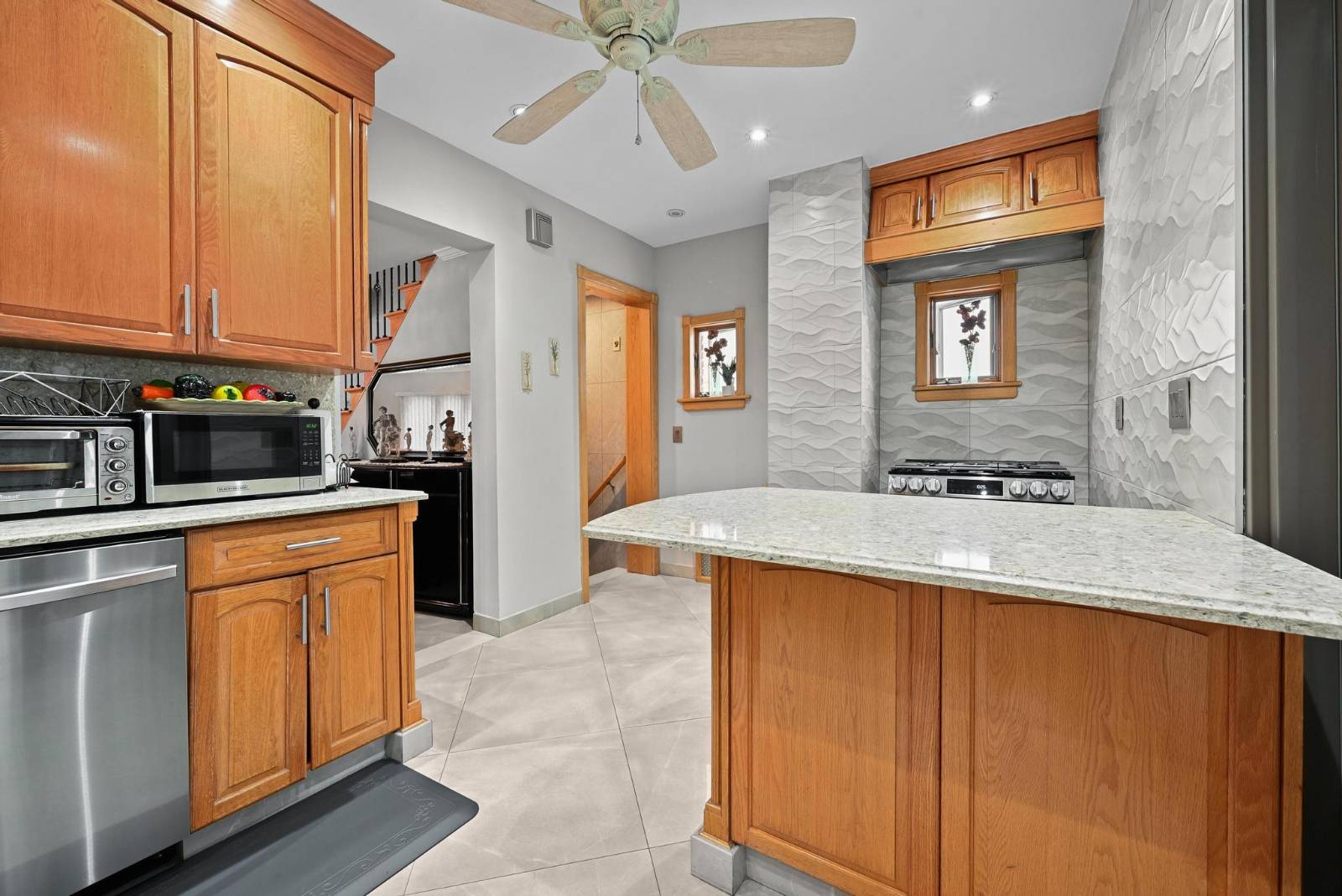 #10 photo, 1836 72nd St, Bensonhurst , NY 11204