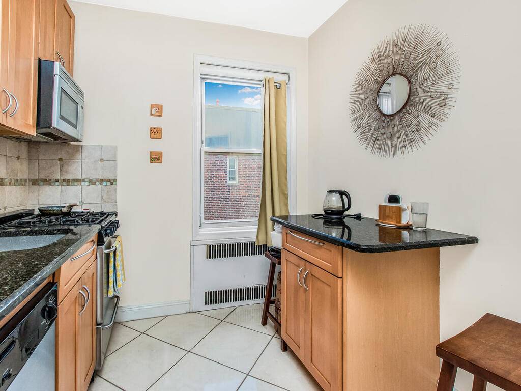 #7 photo, 110-55 72nd Road, #601, Forest Hills , NY 11375