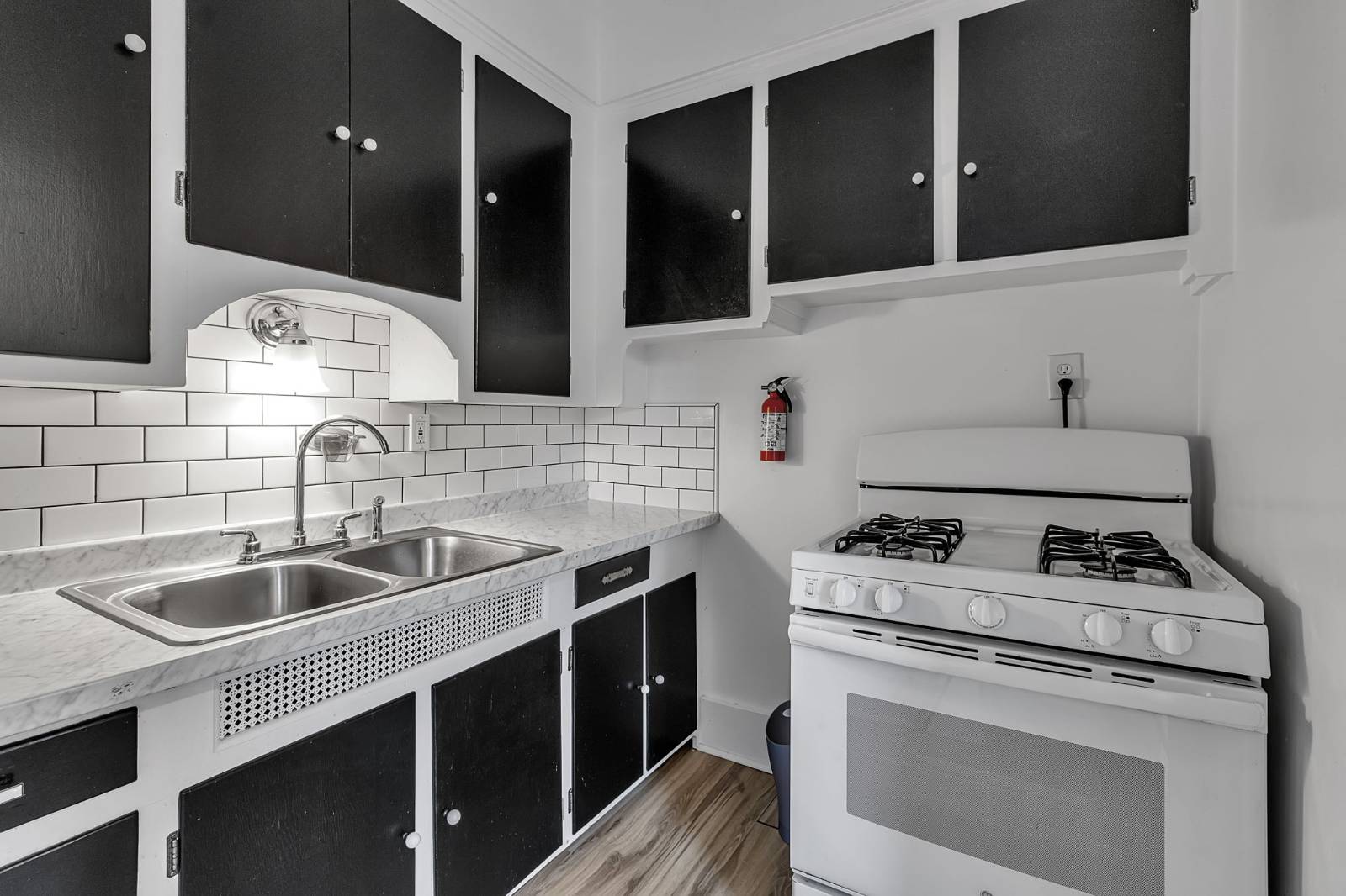 #24 photo, 417 W Delavan Ave, Buffalo , NY 14213